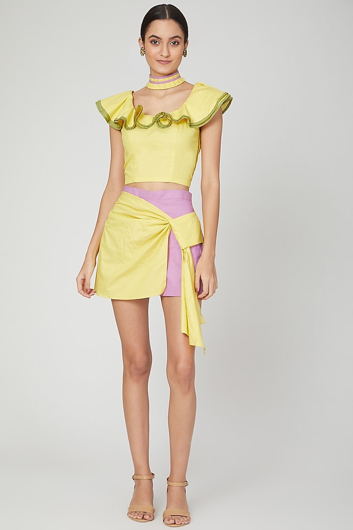 Lilac Shorts With Yellow Tie-Up