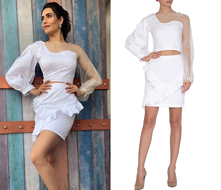 White Top With Voluminous Sleeve