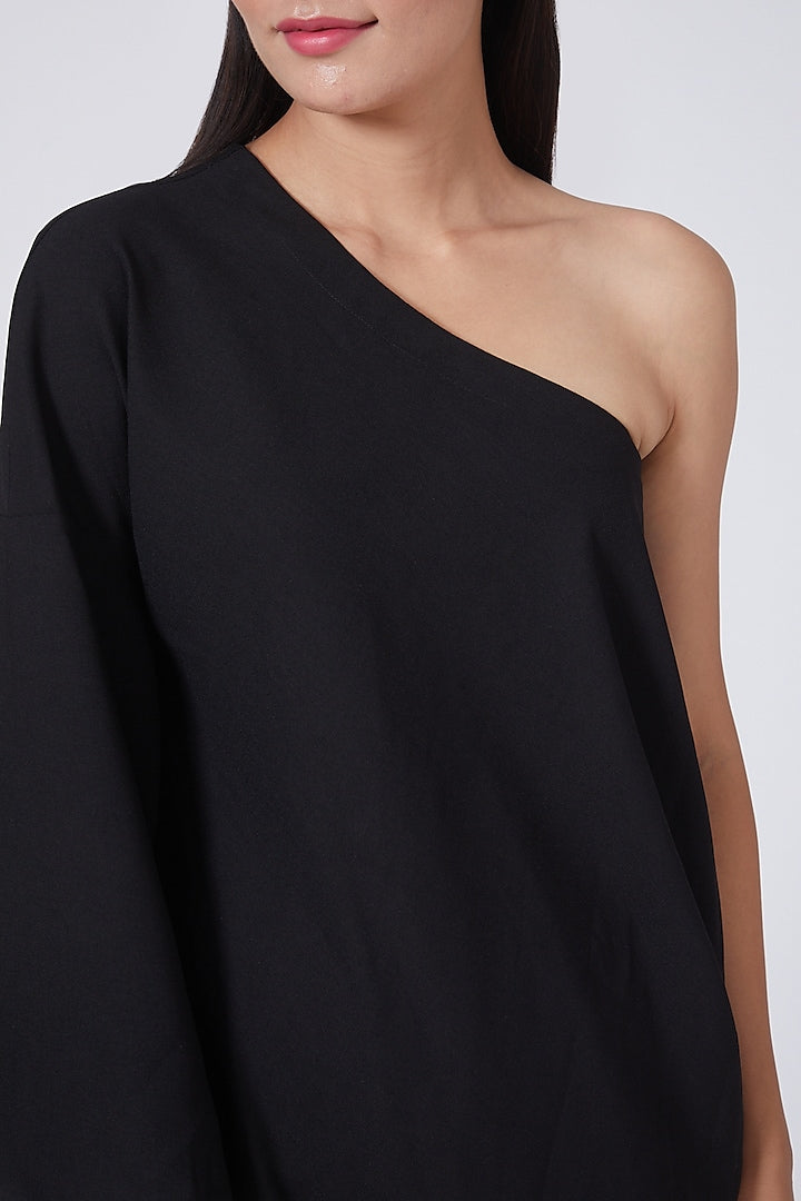 Romi Black One Shoulder Twist Design Maxi Dress – Club L London - USA